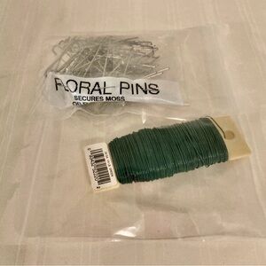 Green Paddle Wire & Floral Pins